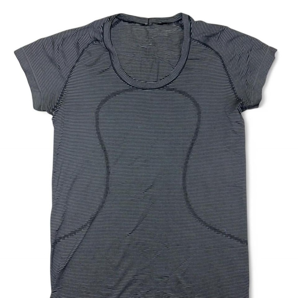 Lululemon tshirt